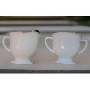 Vtg Anchor Hocking 1950s Fire King White Swirl Milk Glass Gold Creamer Sugar Set